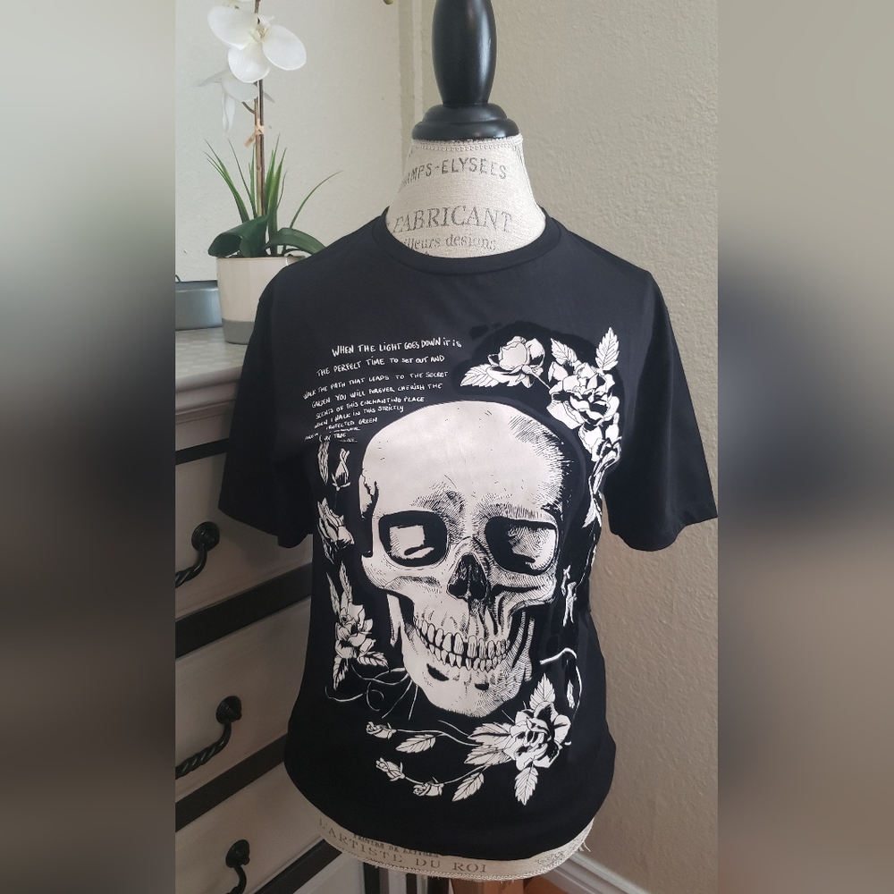 NWT Zara Skull Tshirt with Velvet